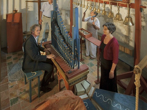 Het orgel en het carillon worden hier bespeeld door leden van Ensemble Super Librum.